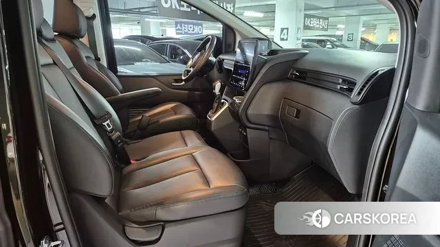 Hyundai Staria 2021 Черный из Кореи, фото 2