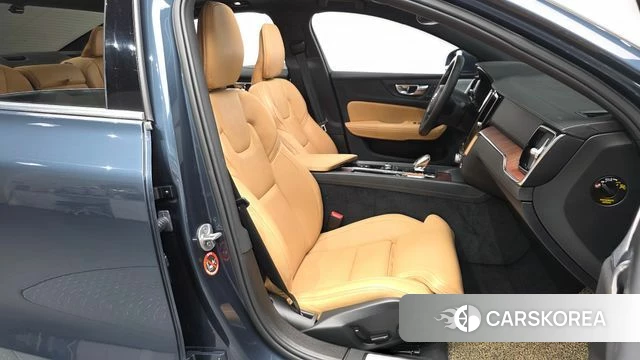 Volvo S60 3rd generation 2023 Синий из Кореи, фото 2