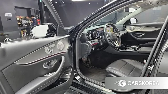 Mercedes-Benz E-Class W213 2020 Черный из Кореи, фото 2