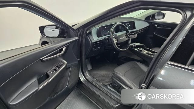 Kia EV6 2022 Серый из Кореи, фото 2