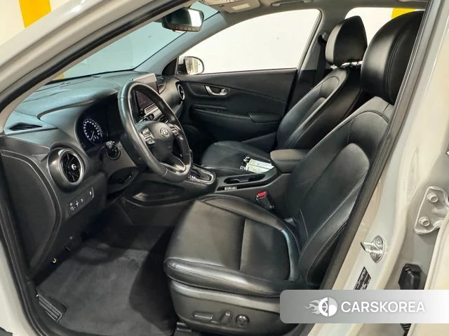 Hyundai The New Kona 2022 Светло-серебряный цвет из Кореи, фото 2