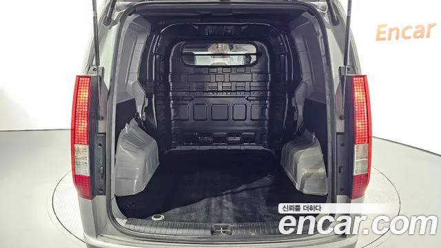 Hyundai Staria 2022 Серебряный из Кореи, фото 2