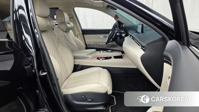 Genesis GV70 2023 Черный из Кореи, фото 2