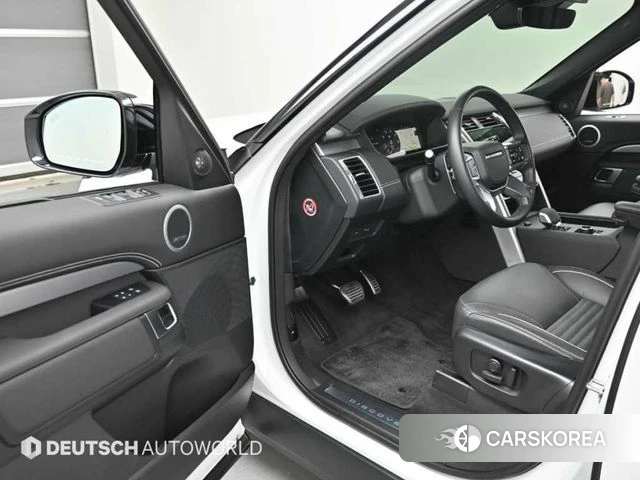 Land Rover Discovery 5 2024 Белый из Кореи, фото 2