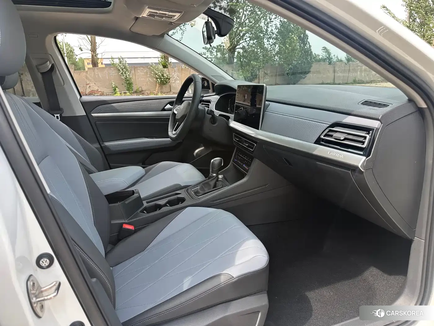 Volkswagen Lavida 2023 Белый из Китая, фото 3