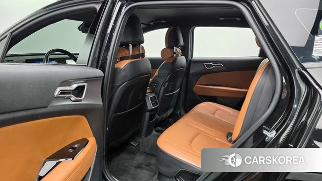 Kia Sportage 5th Generation Hybrid 2023 Черный из Кореи, фото 2