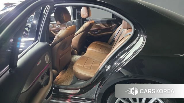 Mercedes-Benz E-Class W213 2022 Черный из Кореи, фото 2