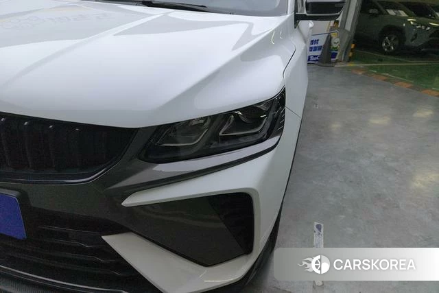 Geely Automobile Binyue 2024 Белый из Китая, фото 2
