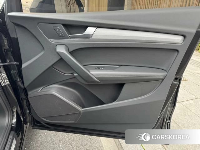 Audi Q5L 2023 Черный из Китая, фото 2