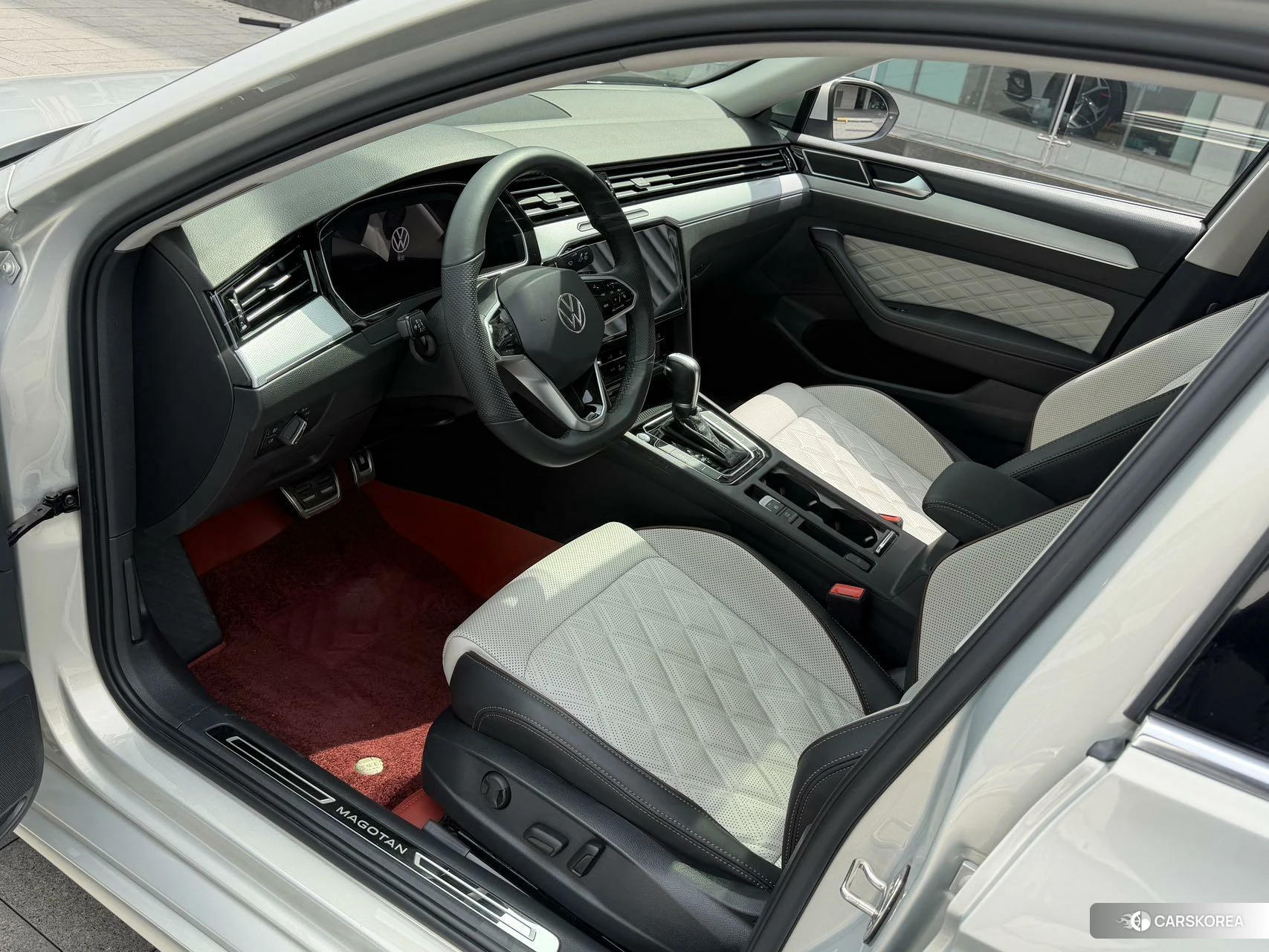Volkswagen Magotan 2022 Желтый из Китая, фото 2