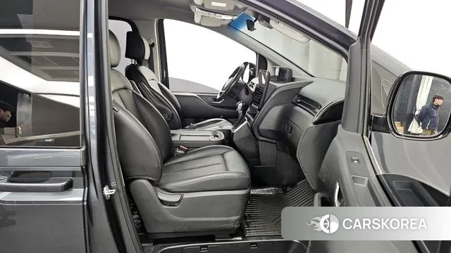 Hyundai Staria 2022 Серый из Кореи, фото 2