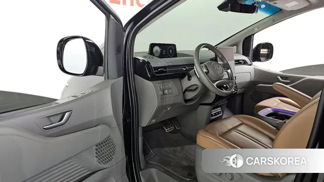Hyundai Staria 2021 Черный из Кореи, фото 2