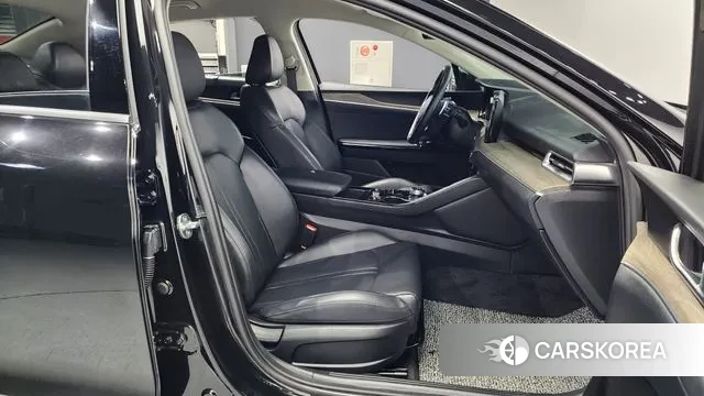 Kia K5 3rd generation 2023 Черный из Кореи, фото 2