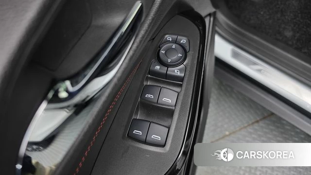 Chevrolet (GM Daewoo) Trax Crossover 2023 Белый из Кореи, фото 2