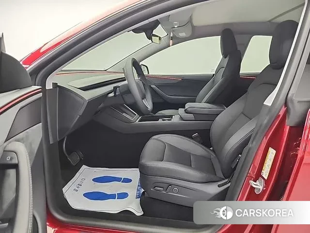 Tesla Model Y 2025 Красный из Кореи, фото 2