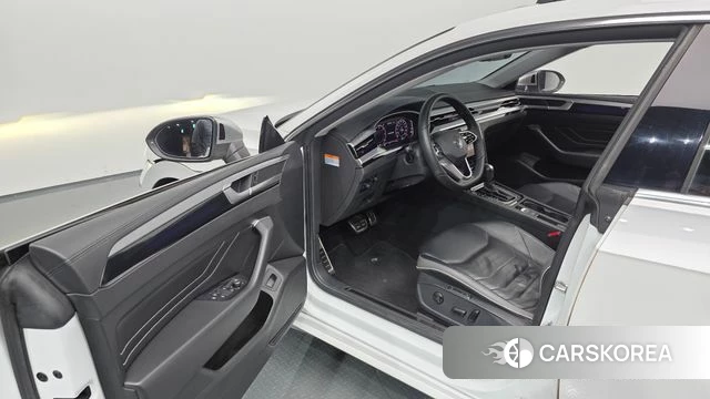 Volkswagen Arteon 2022 Белый из Кореи, фото 2