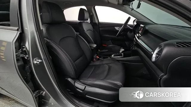 Kia The New K3 2nd generation 2022 Серый из Кореи, фото 2