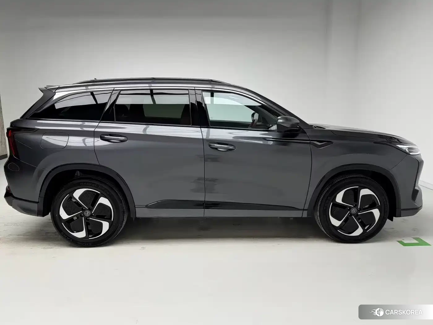 Chang'an CS75 PLUS Smart iDD 2026 Silver/gray из Китая, фото 2