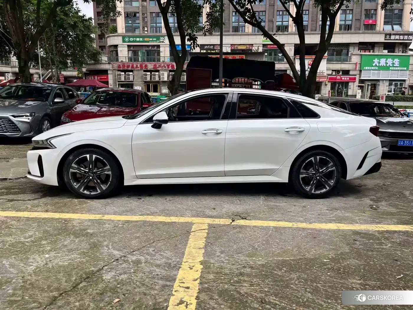 Kia K5 2021 Белый из Китая, фото 2