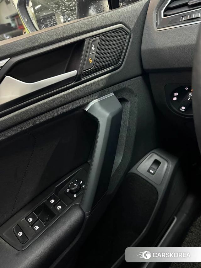 Volkswagen Tiguan second Generation 2019 Белый из Кореи, фото 2