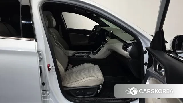 Genesis The New G70 2023 Белый из Кореи, фото 2