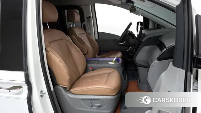 Hyundai Staria 2023 Белый из Кореи, фото 2