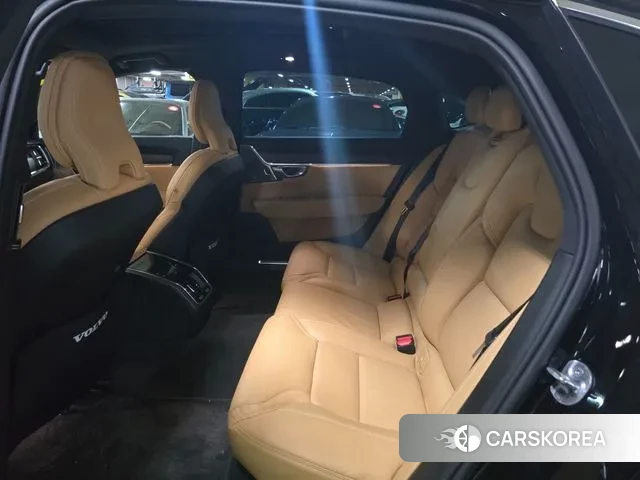 Volvo S90 2023 Черный из Кореи, фото 2