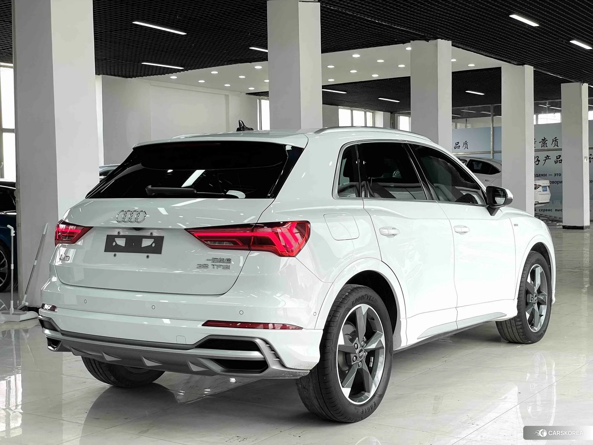 Audi Q3 2023 Белый из Китая, фото 2