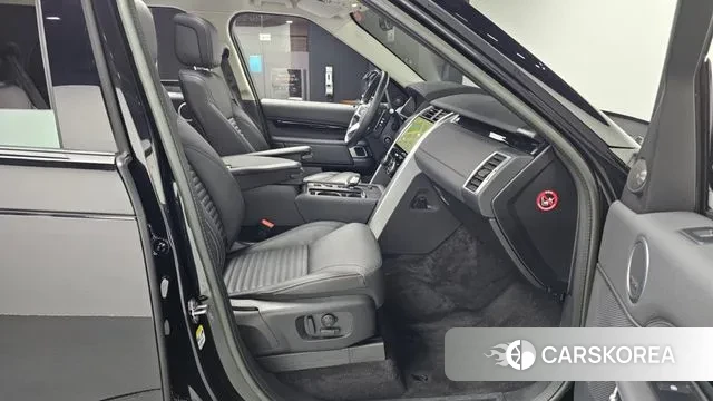 Land Rover Discovery 5 2023 Черный из Кореи, фото 2