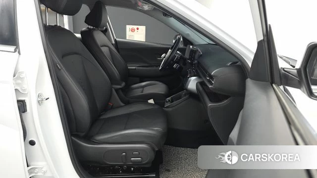 Hyundai Kona (SX2) 2024 Белый из Кореи, фото 2