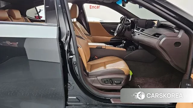 Lexus ES300h 7th generation 2020 Серый из Кореи, фото 2