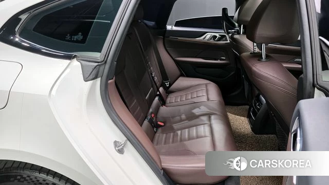 BMW i4 2023 Белый из Кореи, фото 2