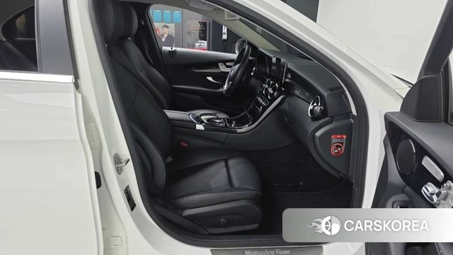 Mercedes-Benz C-Class W205 2019 Белый из Кореи, фото 2