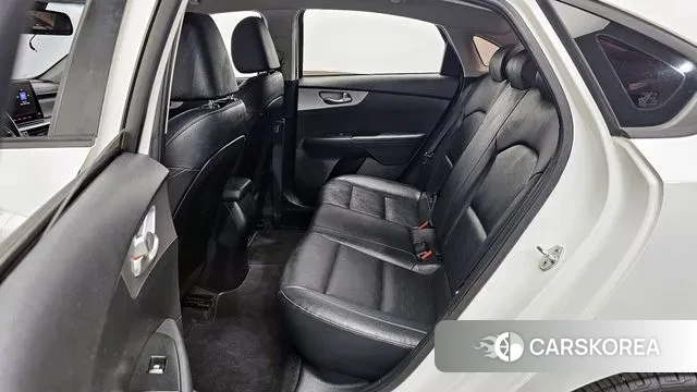 Kia The New K3 2nd generation 2021 Белый из Кореи, фото 2