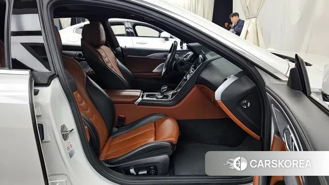 BMW 8 Series (G15) 2021 Белый из Кореи, фото 2