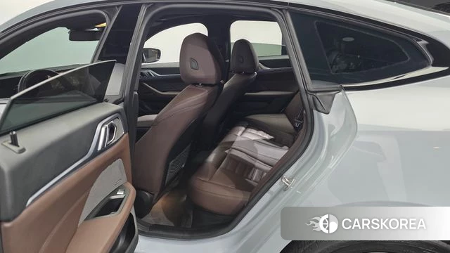 BMW i4 2022 Небесно-голубой из Кореи, фото 2