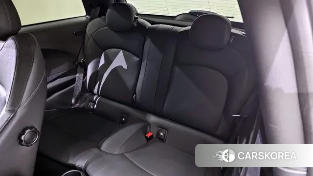 Mini Cooper Electric 2023 Черный из Кореи, фото 2