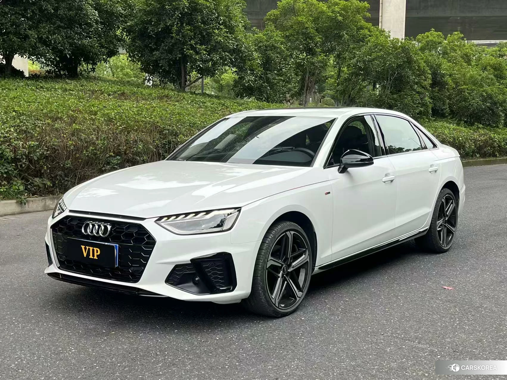 Audi A4L 2023 Белый из Китая, фото 2