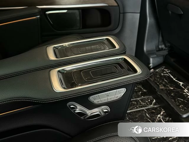 Mercedes-Benz V-class 2022 Черный из Китая, фото 2