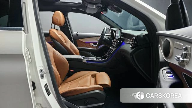 Mercedes-Benz GLC-Class X253 2021 Белый из Кореи, фото 2