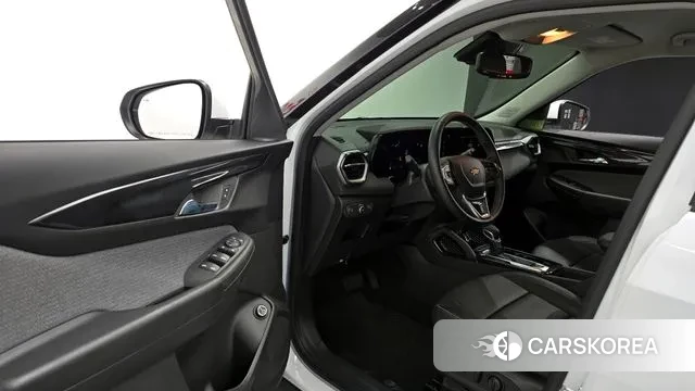 Chevrolet (GM Daewoo) The New Trail Blazer 2024 Белый из Кореи, фото 2