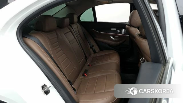 Mercedes-Benz E-Class W213 2019 Белый из Кореи, фото 2