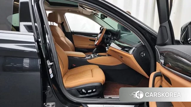 BMW 5 Series (G30) 2023 Черный из Кореи, фото 2