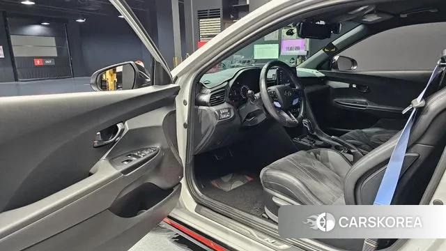 Hyundai Veloster (JS) 2020 Серебристо-серый из Кореи, фото 2