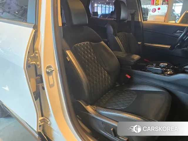 Kia Sportage 5th Generation 2022 Белый из Кореи, фото 2