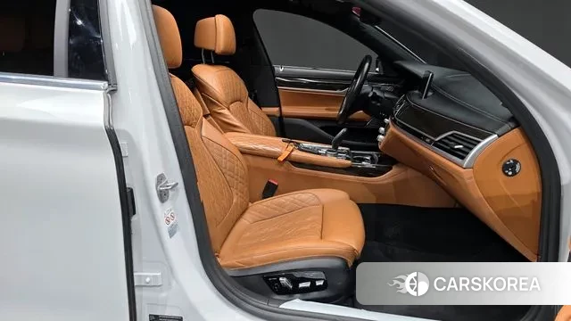 BMW 7 Series (G11) 2020 Белый из Кореи, фото 2