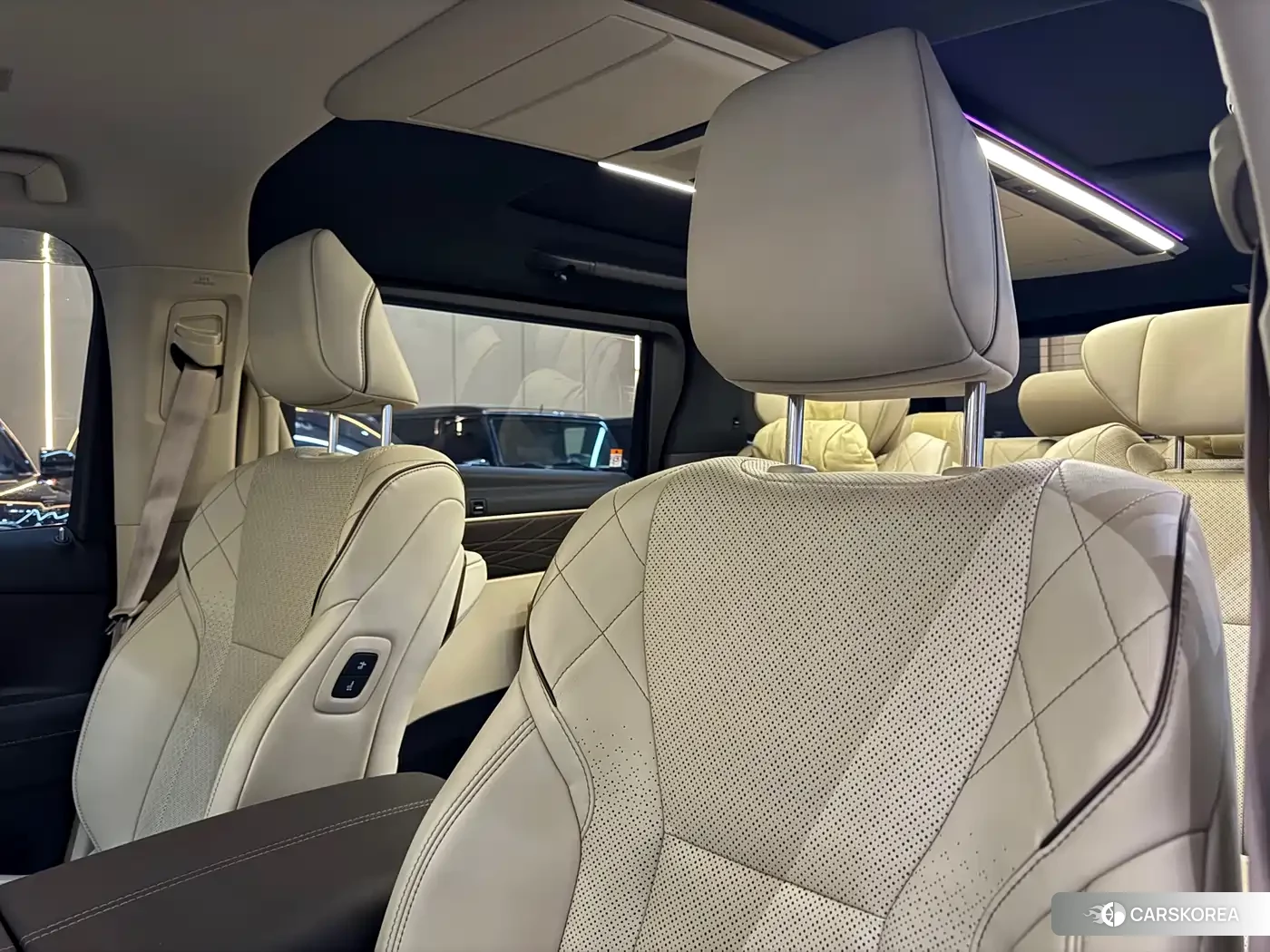 Toyota Vellfire 2023 Черный из Китая, фото 2