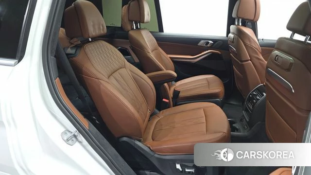 BMW X7 (G07) 2024 Белый из Кореи, фото 2