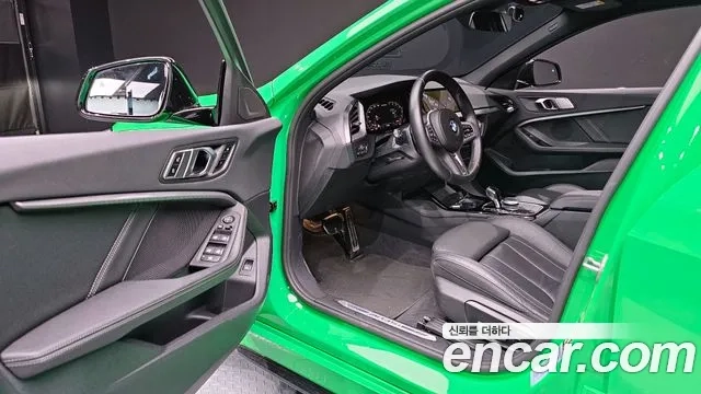 BMW 1 Series (F40) 2022 Зеленый из Кореи, фото 2