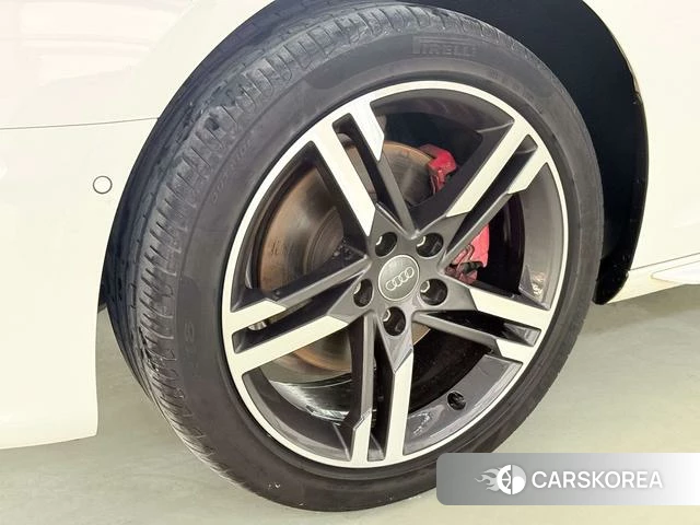 Audi A4L 2021 Белый из Китая, фото 2